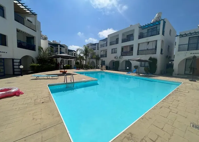 Diana Hats 1b, Pool, Center Apartmán