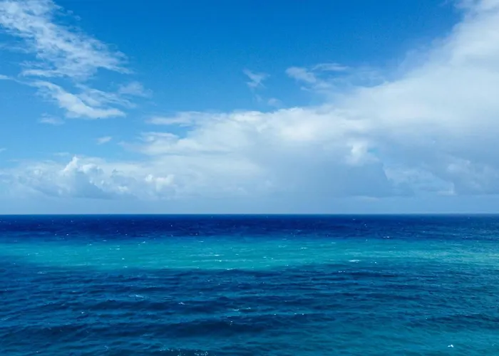 Diana Hats 1b, Pool, Center *