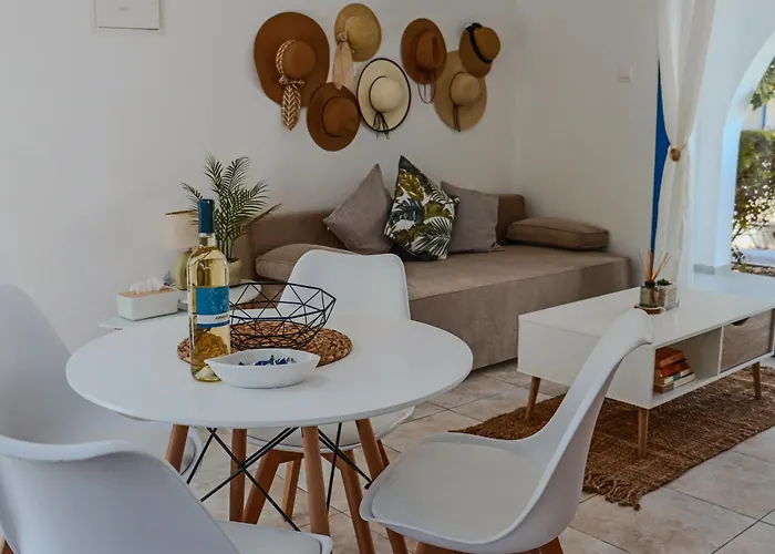 Diana Hats 1b, Pool, Center * Paphos