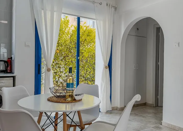 Diana Hats 1b, Pool, Center Apartmán