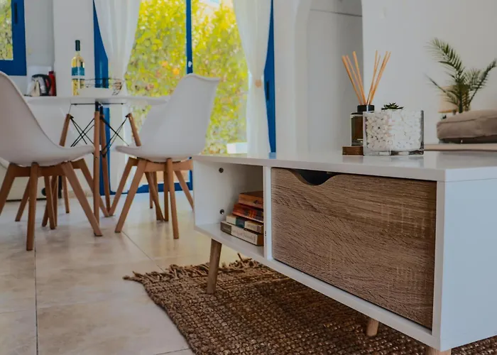 Diana Hats 1b, Pool, Center * Paphos